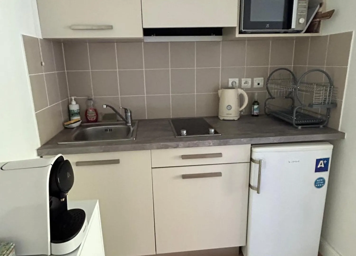 Charmant 2 Pieces - Nice Riquier - Vieux Port - Balcon - Piscine Sur Le Toit Apartment